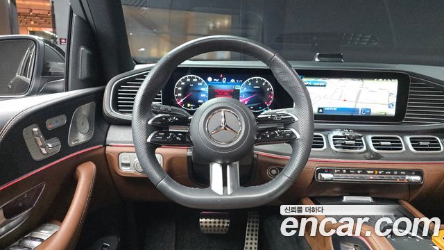 Mercedes-Benz GLS-Class 2025 — photo 19
