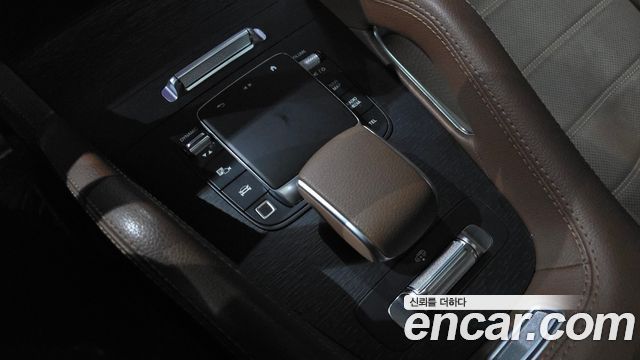 Mercedes-Benz GLS-Class 2025 — photo 26