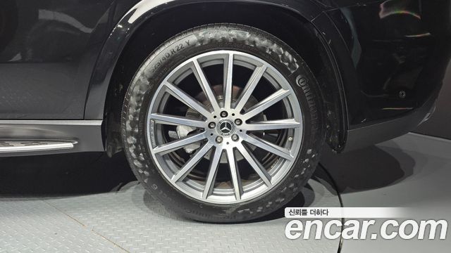 Mercedes-Benz GLS-Class 2025 — photo 7
