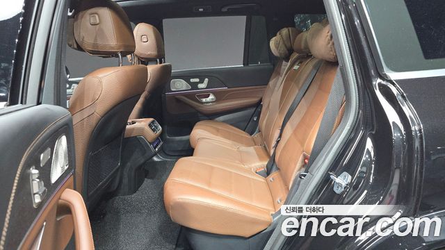 Mercedes-Benz GLS-Class 2025 — photo 16