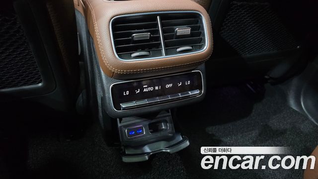 Mercedes-Benz GLS-Class 2025 — photo 34