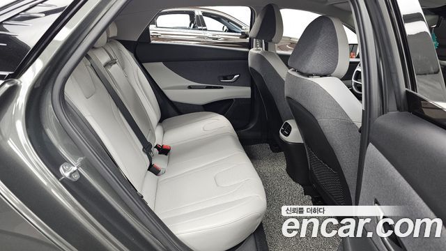 Hyundai AVANTE 2021 — photo 12