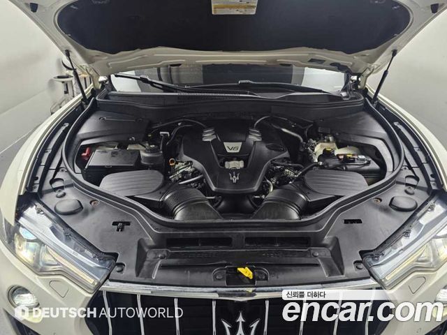 Maserati Levante 2017 — photo 6
