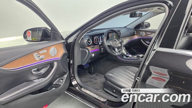 Mercedes-Benz E-Class 2018 — photo 10