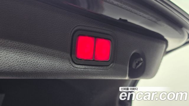 Mercedes-Benz E-Class 2018 — photo 17