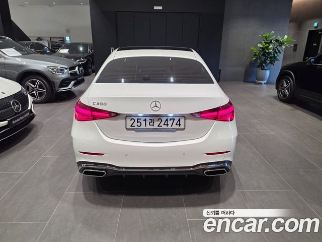 Mercedes-Benz C-Class 2026 — photo 4