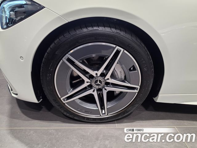 Mercedes-Benz C-Class 2026 — photo 5