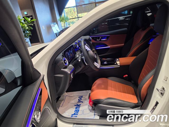 Mercedes-Benz C-Class 2026 — photo 11