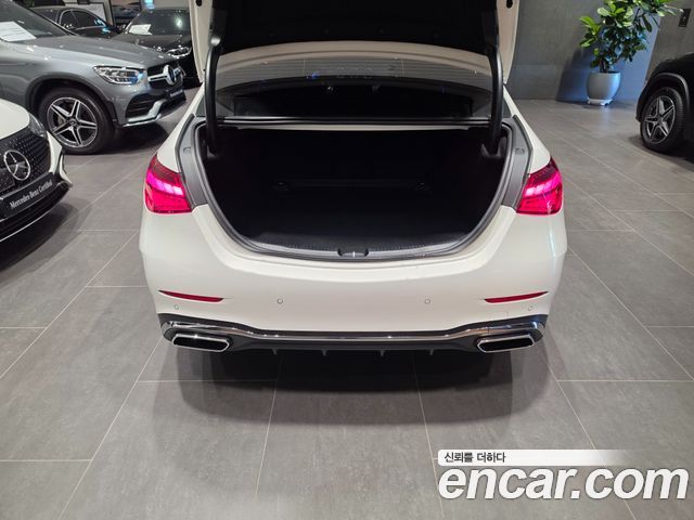Mercedes-Benz C-Class 2026 — photo 13