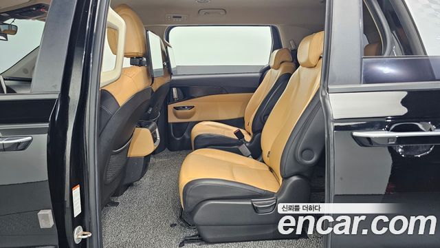 Kia Canival 2021 — photo 13