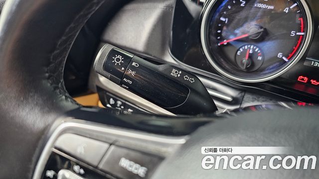 Kia Canival 2021 — photo 16