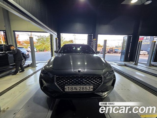 Genesis G70 2018 — photo 1