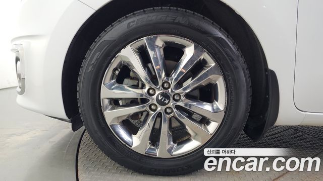 Kia Canival 2015 — photo 5