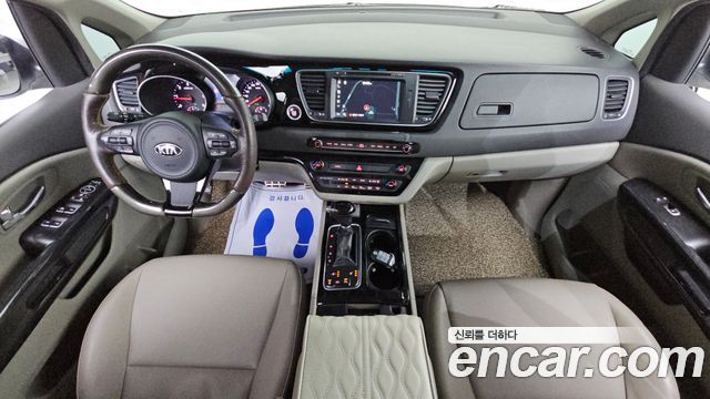 Kia Canival 2015 — photo 7