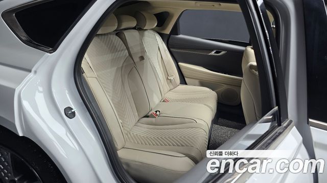 Genesis G80 2023 — photo 16