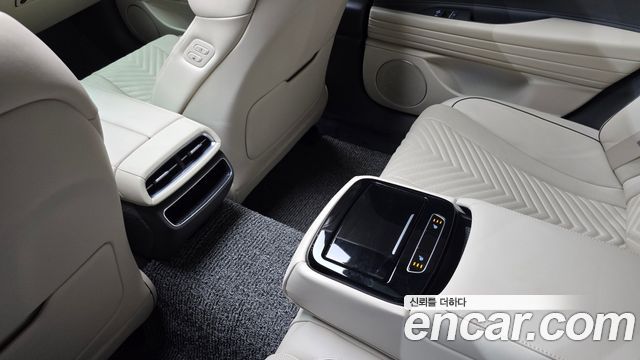 Genesis G80 2023 — photo 30