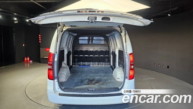 Hyundai Starex 2011 — photo 20