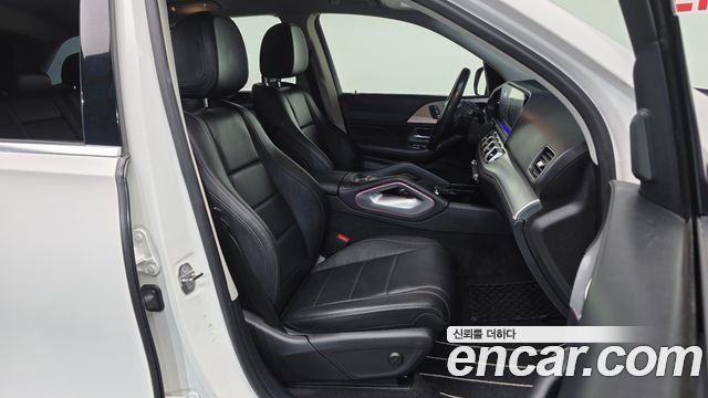 Mercedes-Benz GLE-Class 2019 — photo 11