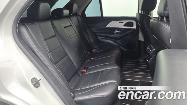 Mercedes-Benz GLE-Class 2019 — photo 12