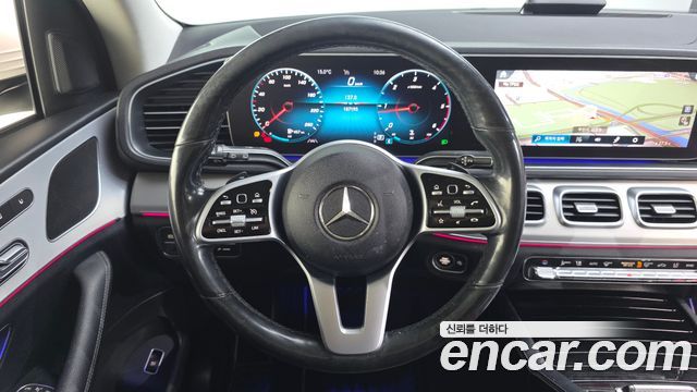 Mercedes-Benz GLE-Class 2019 — photo 13