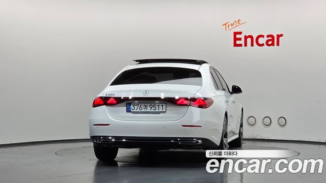 Mercedes-Benz E-Class 2024 — photo 4
