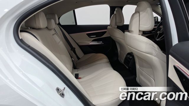 Mercedes-Benz E-Class 2024 — photo 17