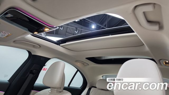 Mercedes-Benz E-Class 2024 — photo 24