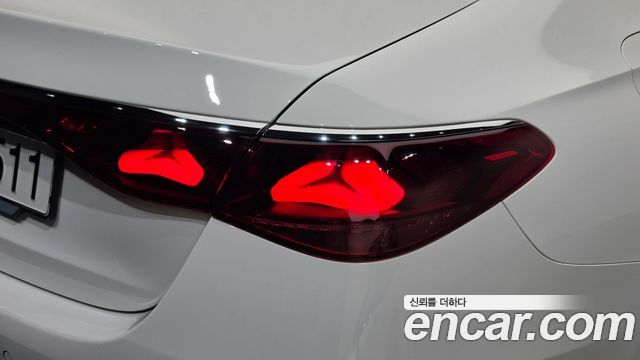 Mercedes-Benz E-Class 2024 — photo 9