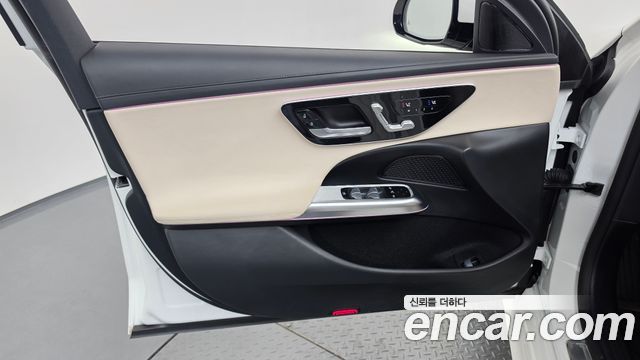 Mercedes-Benz E-Class 2024 — photo 14
