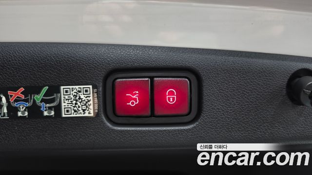 Mercedes-Benz E-Class 2024 — photo 34