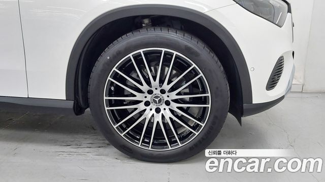 Mercedes-Benz GLC-Class 2026 — photo 5