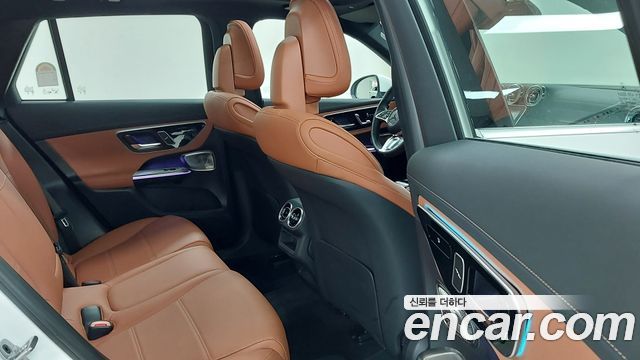 Mercedes-Benz GLC-Class 2026 — photo 10
