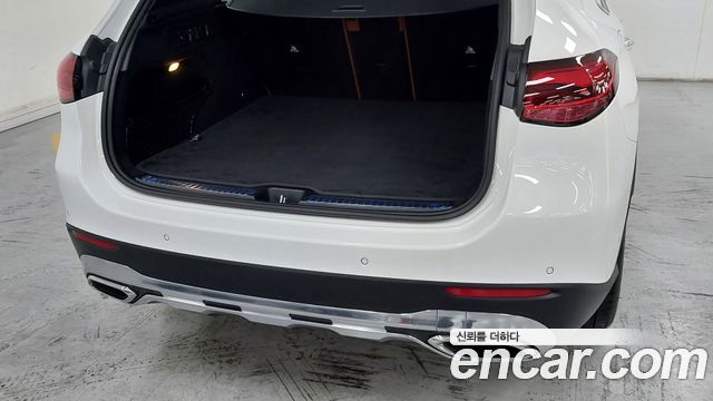 Mercedes-Benz GLC-Class 2026 — photo 11