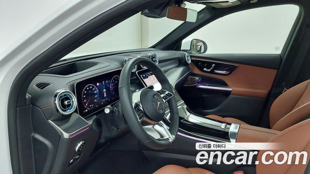 Mercedes-Benz GLC-Class 2026 — photo 13