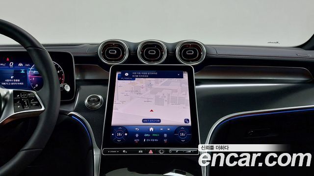 Mercedes-Benz GLC-Class 2026 — photo 16