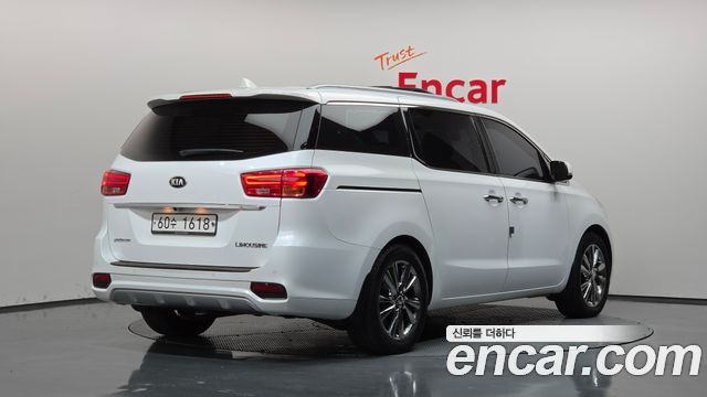 Kia Canival 2019 — photo 2