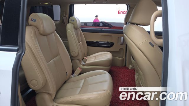 Kia Canival 2019 — photo 17