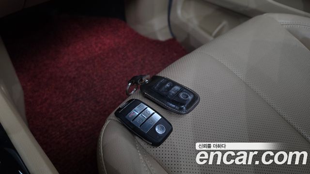 Kia Canival 2019 — photo 22