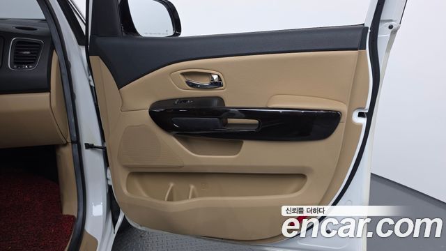 Kia Canival 2019 — photo 15