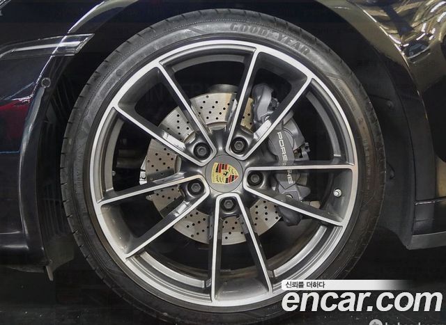 Porsche 911 2022 — photo 8