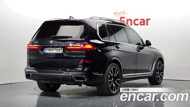 BMW X7 2021 — photo 2
