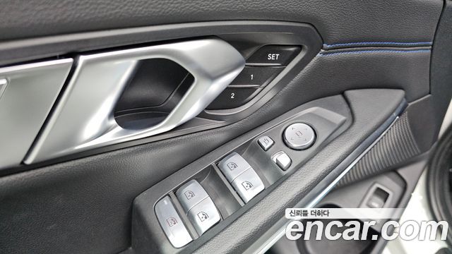 BMW 3-Series 2022 — photo 17