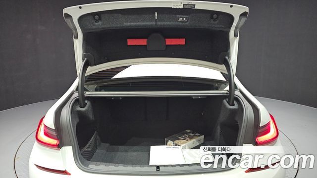 BMW 3-Series 2022 — photo 20