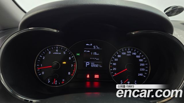 Kia K3 2015 — photo 11