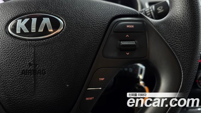 Kia K3 2015 — photo 21