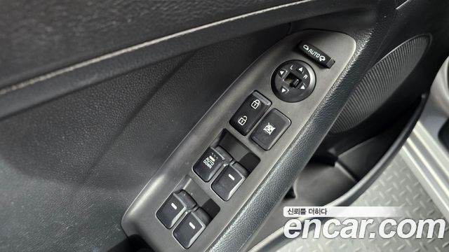 Kia K3 2015 — photo 27