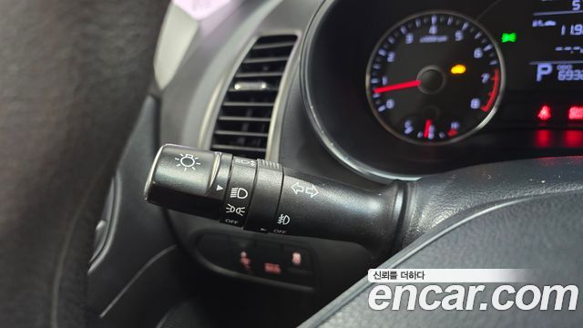 Kia K3 2015 — photo 28