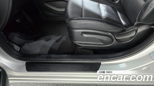 Kia K3 2015 — photo 29