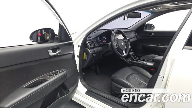 Kia K5 2017 — photo 13