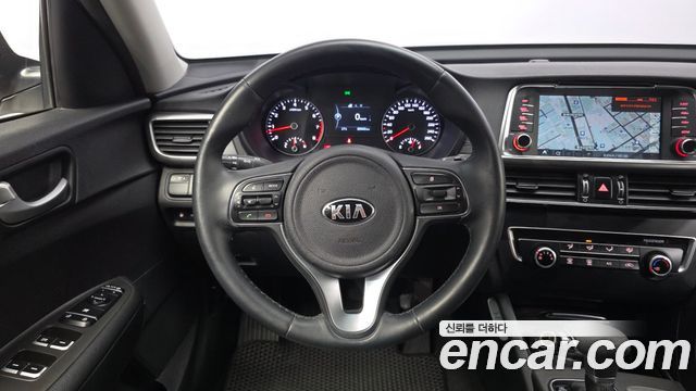 Kia K5 2017 — photo 19